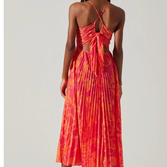 ASTR Blythe Floral Plisse Midi Dress - Picture 2 of 2